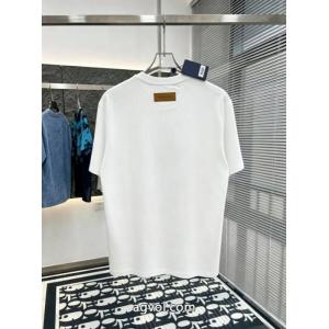 半袖TシャツLOUIS VUITTON偽物 ブランド赤字超特価最新作 最落なし 大人な印象が溢れ出る