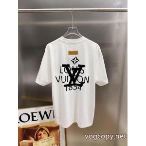 ブランド コピー半袖TシャツLOUIS VUITTONカジュアルな雰囲気があり 高評価アイテム 今年流行りの新作アイテム