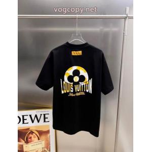 完売目前 北欧ブランド 大人の個性を。 ブランド コピー  LOUIS VUITTON半袖Tシャツ