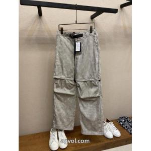 スラックス首胸ロゴ 限定 2026年大人気 立ち上げより入荷!コピー ブランド 通販 安心LOUIS VUITTON.