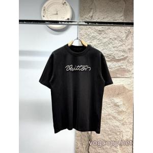 雑誌掲載 使い勝手のよさが魅力 上品オトナ感半袖Tシャツ通販 ブランドLOUIS VUITTON