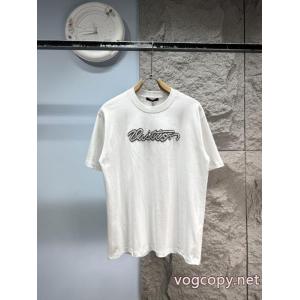雑誌掲載 使い勝手のよさが魅力 上品オトナ感半袖Tシャツ通販 ブランドLOUIS VUITTON