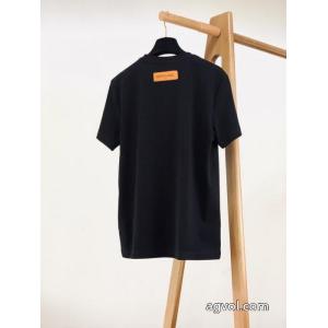 激安 ブランド 通販専門通販店 今季おすすめの話題作 今季はファション感漂うルイ ヴィトン半袖Tシャツ