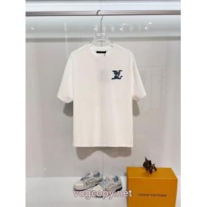 スーパー コピー 品LOUIS VUITTONやっと見つけた国内即発 魅力たっぷり逸品 新作限定半袖Tシャツ