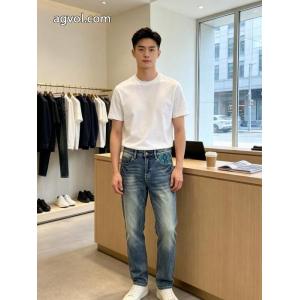 ジーンズLOUIS VUITTONブランド コピー 品雑誌で話題の商品 今、大人のお洒落に 使い勝手の良い