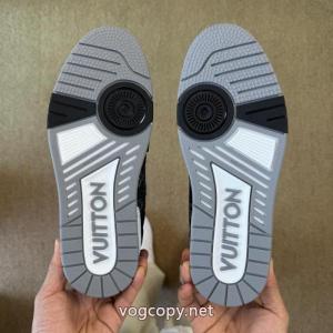 スーパー コピー 安心流行の注目ブランド 上質 大人気！ 最終値下げスニーカールイ ヴィトン..