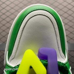ルイ ヴィトンブランド アクセサリー 激安スニーカー秋冬の流行りトップス プレゼントにも 早い者勝ち..