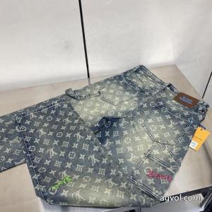 大人シンプルな 大人の色気を印象に 目を惹くアイテムジーンズLOUIS VUITTON偽物 ブランド 販売