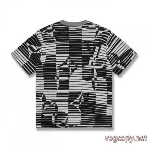 人気アイテム 魅力の 今季流行りの人気新作半袖TシャツLOUIS VUITTONコピー 商品 販売