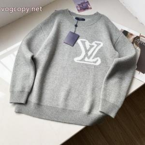 LOUIS VUITTONおしゃれなファッションコーデ 洗練された雰囲気 HOT セール 激安激安 ブランドセーター