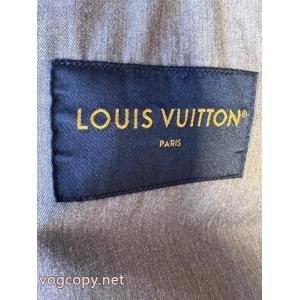 注目度の高い ファッションの最先端！ クラシカルなデザインデニムコートブランド 偽物 激安LOUIS VUITTON