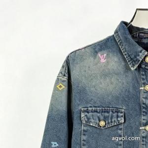 Louis Vuittonルイヴィトン重工業フルプリント刺繍位置決めデニムジャケット 非常に重工業の綾織り肌理生地市場ゴミ平織り生地グラムやり直しトップオールドフラワータットナット早秋外出着デニム生地直接機械洗いでき変形しない洗水も古くて高級感があり