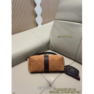 LVスエードPochette Miaエンボス脇バッグ