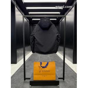 コピー ブランド 販売ダウンジャケットLOUIS VUITTON便利なアイテム！ 超限定即完売 冬の最新ファッション