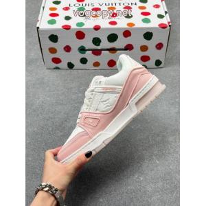ブランド コピー バックLOUIS VUITTON大人っぼい 優れた生地 完売確実スニーカー.