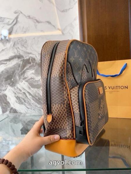 LV×NIGOオールドフラワーチェックのショルダーバッグ 2
