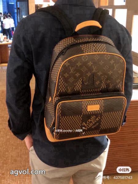 LV×NIGOオールドフラワーチェックのショルダーバッグ 1
