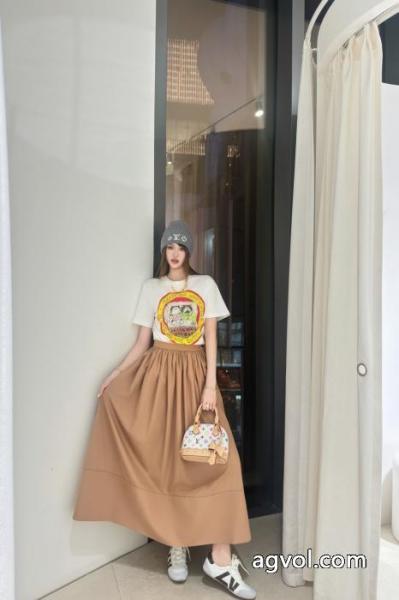 LOUIS VUITTON高級感ある今旬のシルエットバランス偽物 ブランド 販売半袖Tシャツ 2
