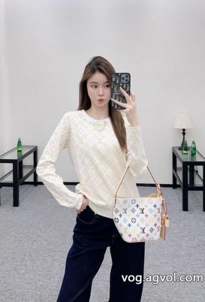 大人で素敵肌触りの着心地が良く 長袖Tシャツ偽 ブランド 通販ルイ ヴィトン 0