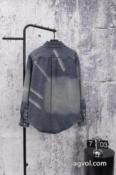 Louis Vuitton2025新型王鶴帝同日焼け色あせデニムコート 4