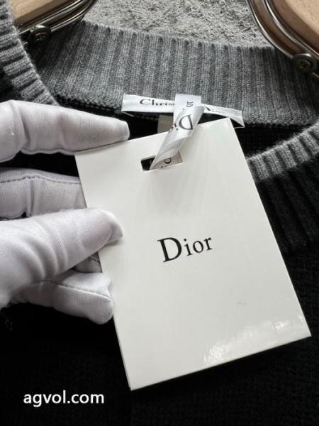 DIORCD刺繍ロゴラウンドネックフェイクカーディガンジャケット男女同型 3