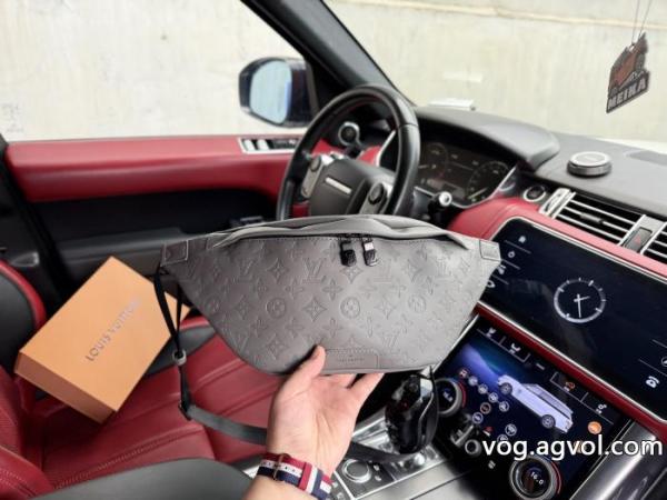 Louis Vuittonの新作クラシックなオールドフラワーの男性用ウエストポーチショルダーバッグ胸バッグ 0 