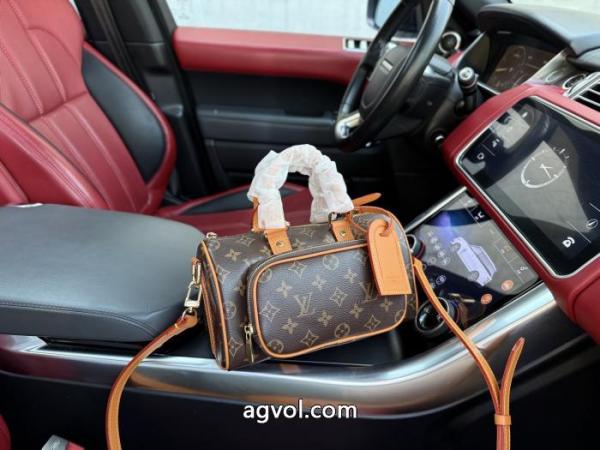 LOUIS VUITTONショルダーバッグ偽 ブランド 流行の最前線完売目前 1