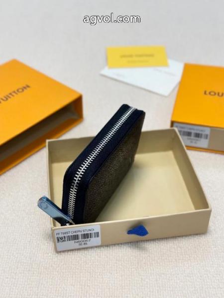 LOUIS VUITTONクロスファスナー小容量小銭入れ折りたたみ飛行機ケース 1