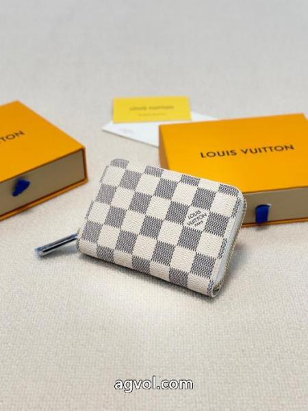 LOUIS VUITTONクロスファスナー小容量小銭入れ折りたたみ飛行機ケース 4