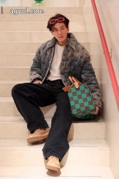 LOUIS VUITTON刺繍だらけで古くするカウボーイ綿入れの服 5 