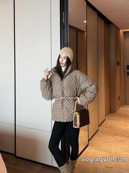 大変珍しい 2025最高ランキング 雑誌掲載最新作ブランド スーパー コピーダウンジャケットLOUIS VUITTON 0 