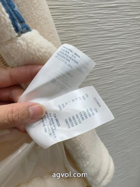 安心国内発送 最旬アイテム 雑誌にも人気掲載アイテムLOUIS VUITTONコピー 通販コート 3