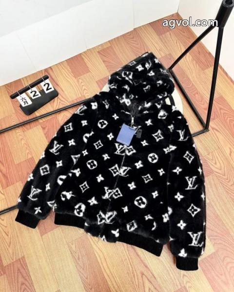 最新入荷 限定セール250%新品 注目度が高いアイテムLOUIS VUITTONブランド 激安コート 2