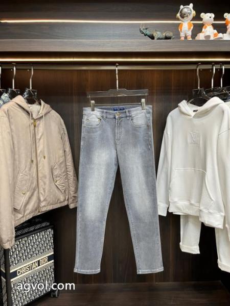 数量限定大得価 話題のブランド オンライン販売ブランド コピー 通販ジーンズLOUIS VUITTON 1