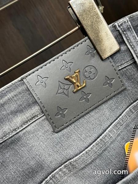 数量限定大得価 話題のブランド オンライン販売ブランド コピー 通販ジーンズLOUIS VUITTON 3