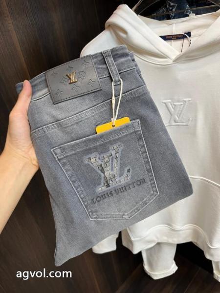 数量限定大得価 話題のブランド オンライン販売ブランド コピー 通販ジーンズLOUIS VUITTON 4