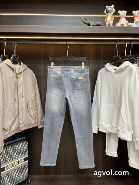 数量限定大得価 話題のブランド オンライン販売ブランド コピー 通販ジーンズLOUIS VUITTON 5