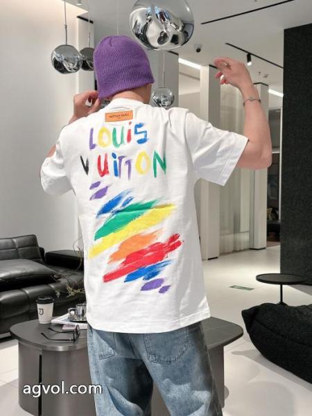 LOUIS VUITTON通販 ブランドお洒落自在 ブランド新作2025 魅力的な半袖Tシャツ 3