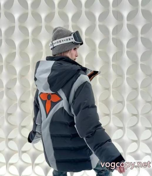 ブランド 偽物 激安 通販完売前に ストリートファッション 魅力的なLOUIS VUITTONダウンジャケット 2