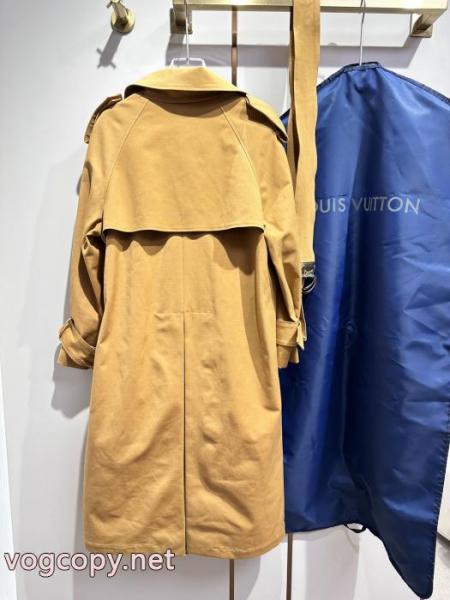 LOUIS VUITTONブランド スニーカー 激安雑誌掲載も多数注目の新作 冬のコーデを品よく華やかに演出 超希少コート 4
