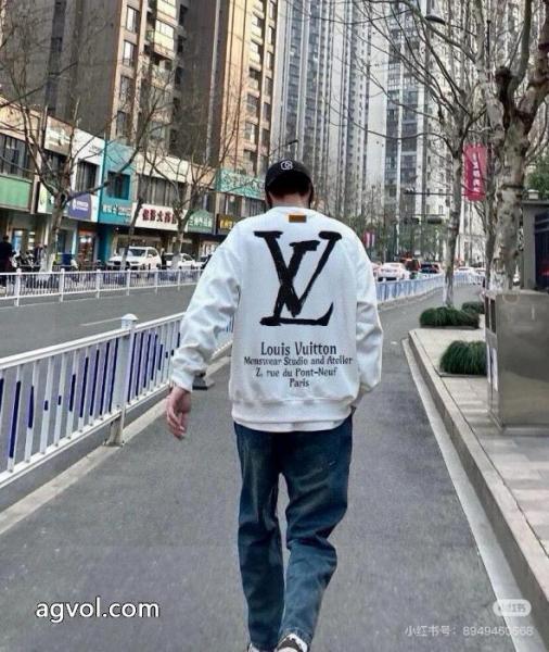 LOUIS VUITTON超おしゃれ 機能性抜群! 安心の追跡案内コピー ブランド 優良パーカー 3