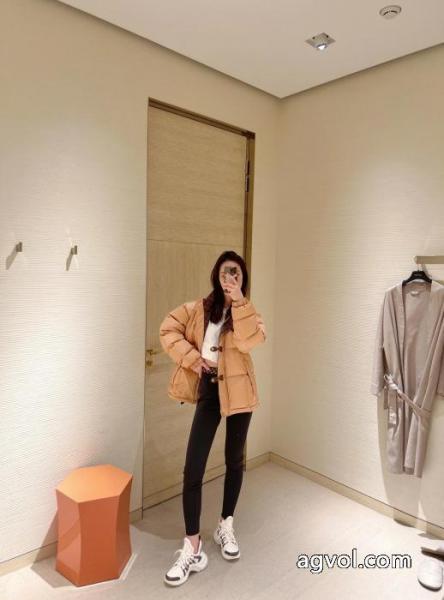 人気沸騰なアイテム 高級感のあるデザイン ギフトラッピングOKブランド スーパー コピー 優良店ダウンジャケットLOUIS VUITTON 4