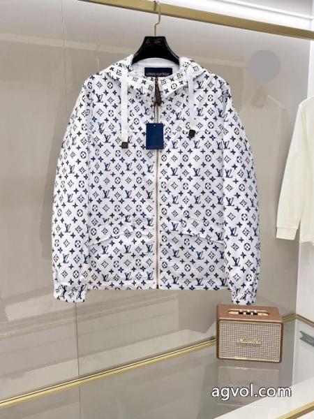 大人気限定カラー 新作限定 人気上昇冬LOUIS VUITTONジャケットブランド 通販店 1
