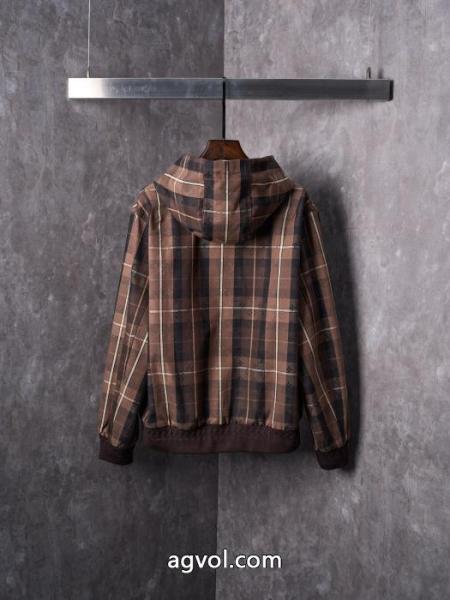 激安 通販 専門店人気沸騰中 人気セール250%新品 目を惹く新作コートLOUIS VUITTON 3