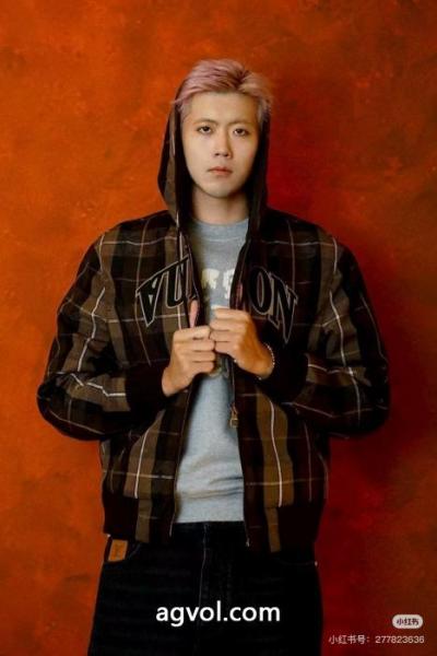 激安 通販 専門店人気沸騰中 人気セール250%新品 目を惹く新作コートLOUIS VUITTON 5