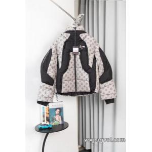 自分らしいスタイリング 定番人気のモデル 2026年新作通販ブランド コピー バックダウンジャケットLOUIS VUITTON
