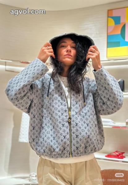 コートLOUIS VUITTON愛用者がとっても多い 上品可愛い 限定特価偽物 ブランド 5 