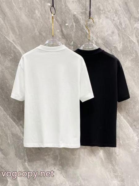 ブランド コピー 安心2025新品入荷 男女兼用 カジュアルもある絶妙な雰囲気LOUIS VUITTONTシャツ 4
