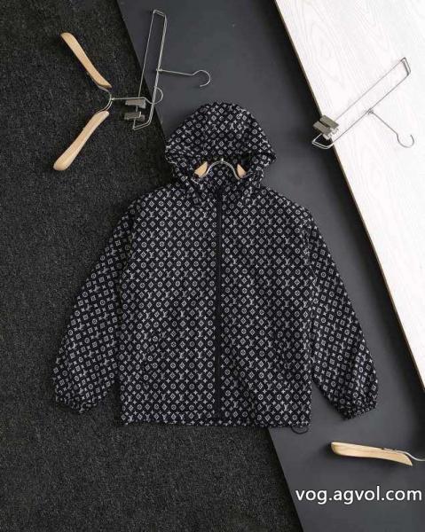 スーパーコピー2026冬の涼しい人気新作 軽快に着こなせる 日本限定素材コートLOUIS VUITTON 0