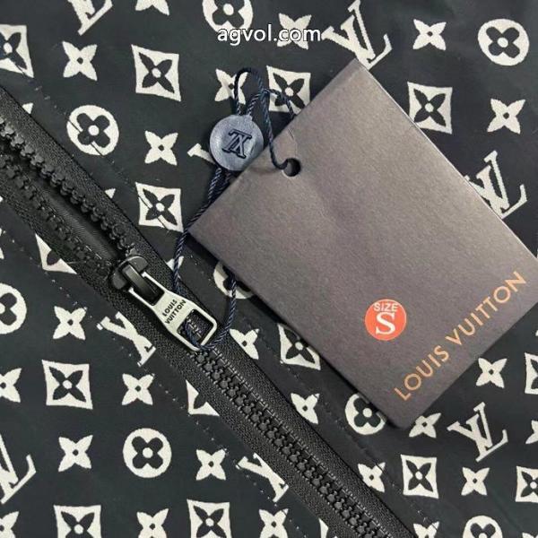 スーパーコピー2026冬の涼しい人気新作 軽快に着こなせる 日本限定素材コートLOUIS VUITTON 1